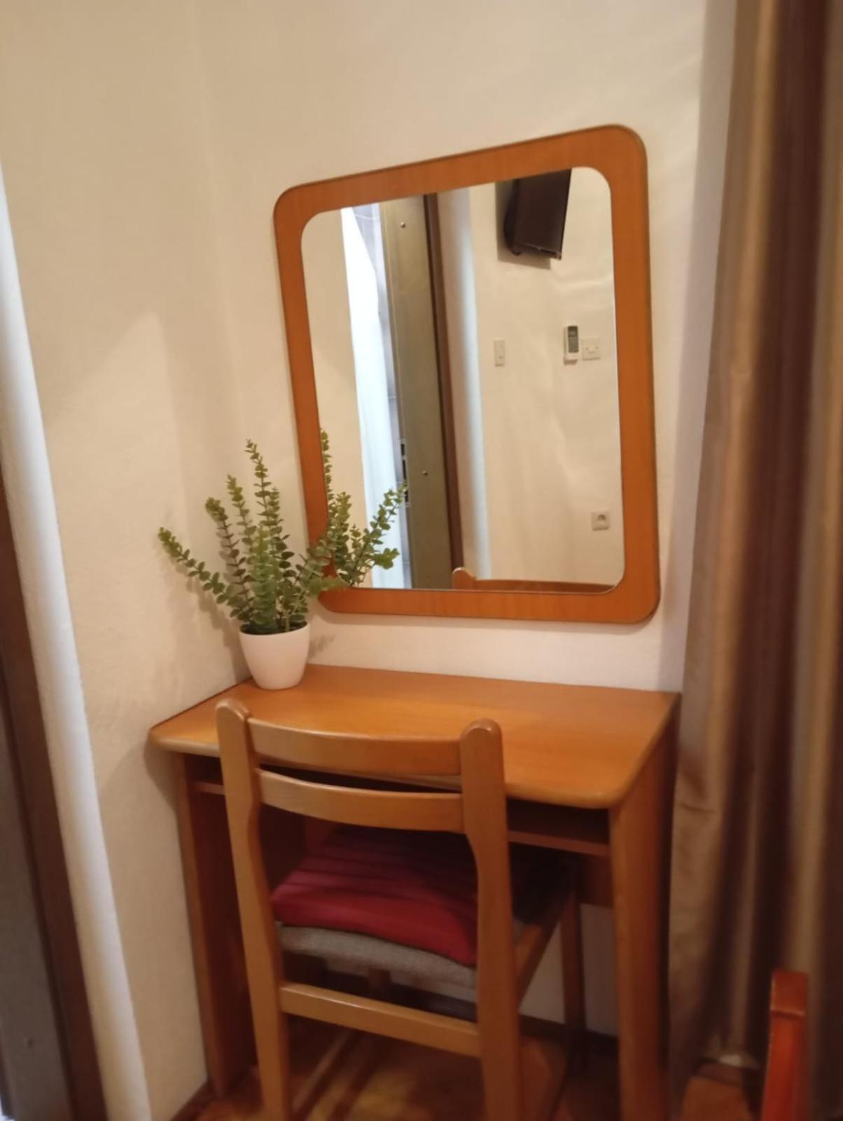 Rooms Helena Krk Town Exterior photo