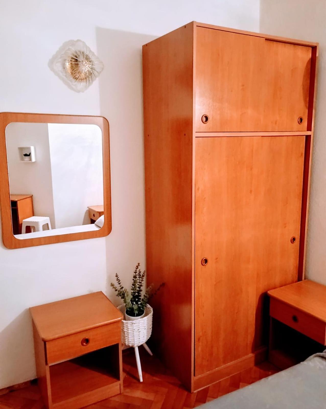 Rooms Helena Krk Town Exterior photo